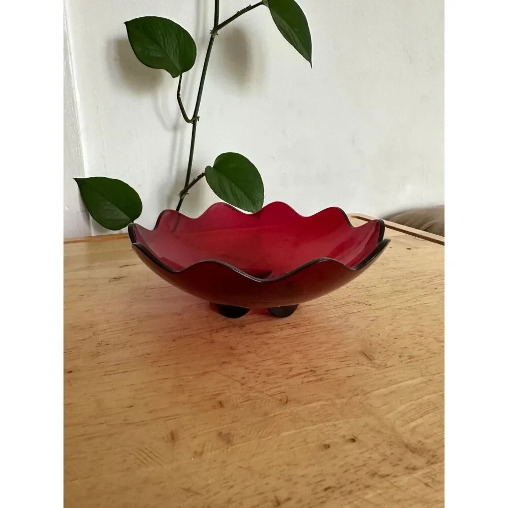 Scalloped Shell Bowl